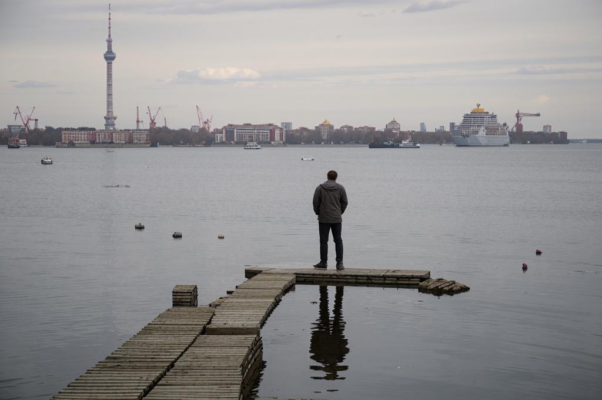 Человек из-за 7-ми лет