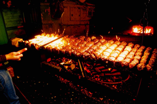 «Шашлык на вертеле — событья дня...»