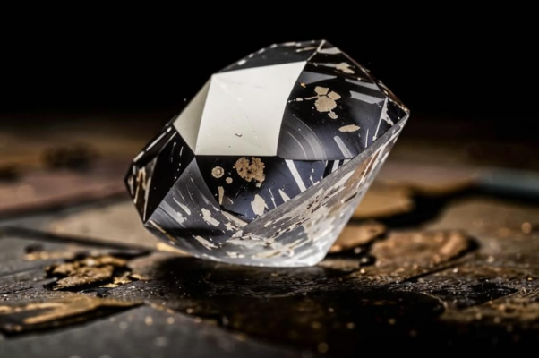 Пыль и алмаз