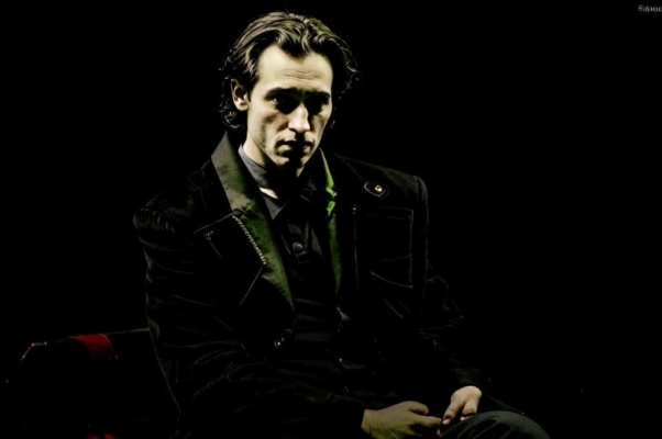 Поэту («Нет, ты фигляр, а не певец…»)