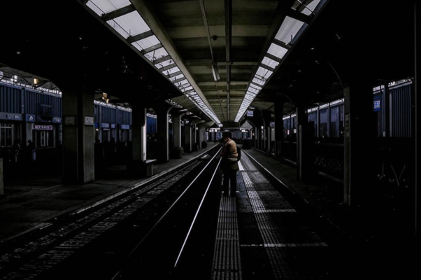 На железной дороге («Вот боль моя.  Вот станция простая…»)