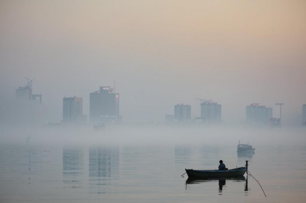 Город («Под дальним небосклоно…»)