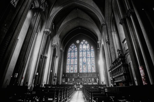 «Я не люблю церквей, где зодчий...»