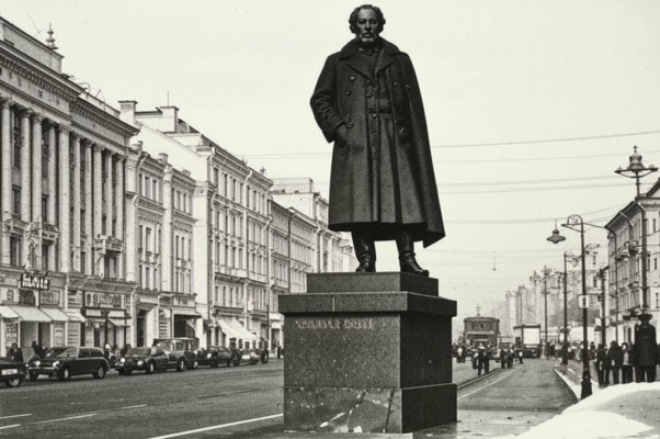 Город (из стихов о Пушкине)