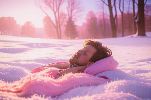 Жалость («Солнечный свет, я к тебе прикоснулся, но ты не заметил…»)