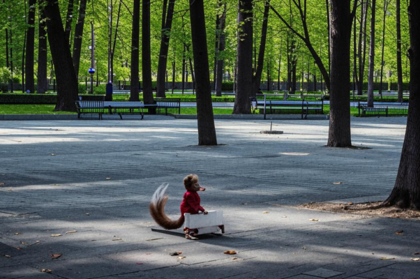 В парке («В. Кирсанов…»)