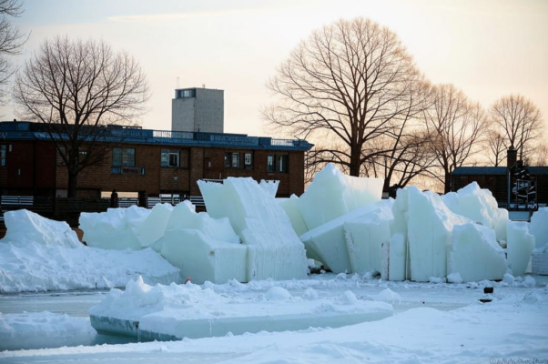 Ледоход («Ледоход!  Ледоход!  На последней, на тающей льдин…»)