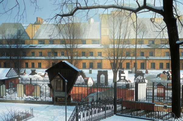 «Мимо больницы, кладбища, тюрьмы...»