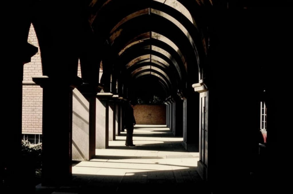 «Вот дворик крохотный в провинции печальной...»