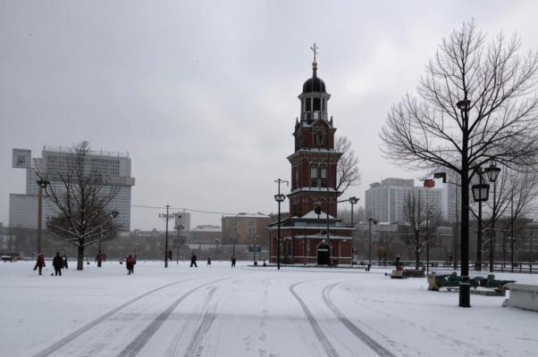 «На площади у Кафедрального собора возле башни...»
