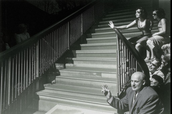 «По ступеням театральным...»