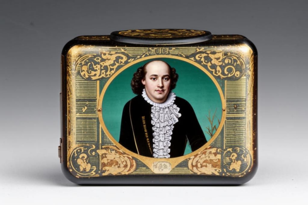 Вольтер на табакерке