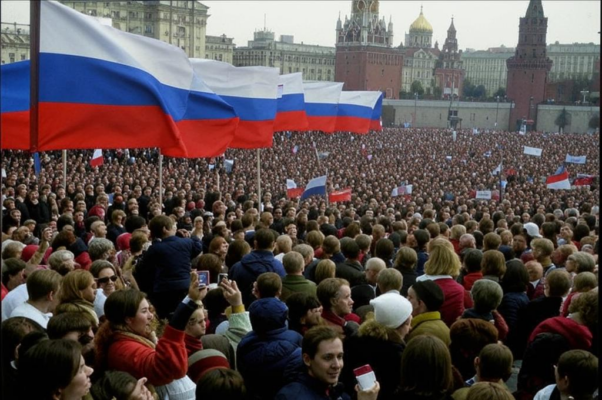 «Трудна России демократия...»