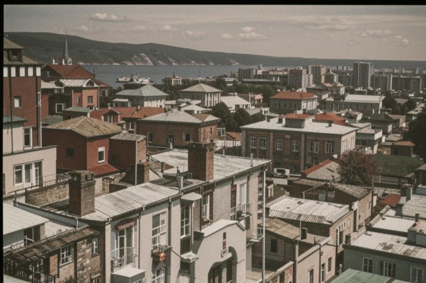 «В двусветном воздухе Феодосии...»