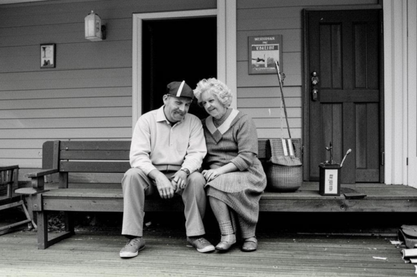 «Вот мы сидим на крылечке и слушаем...»