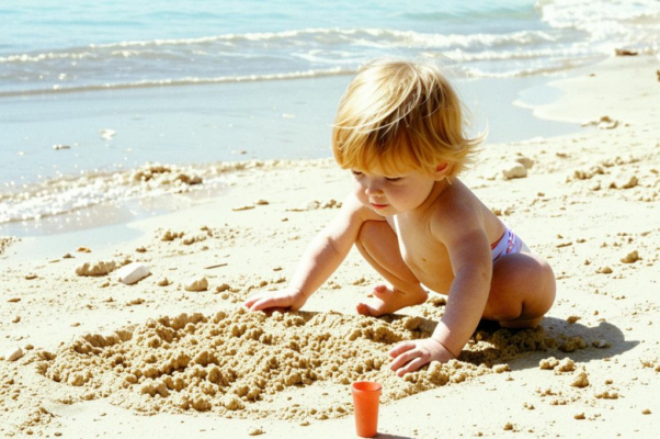 «Годовалая бледная немочь — наш внук — на «соленом пляжу»...»