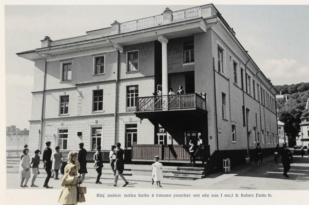 «Дом мод: моддом...»