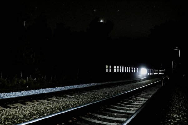 «Дни и ночи — только ожиданье...»