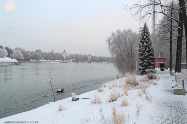 «Тишайшие сугробы...»