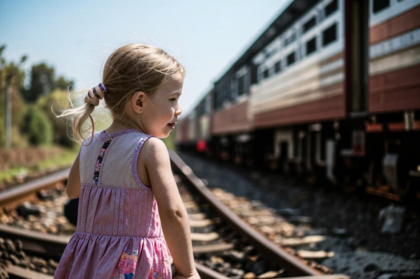 «Я вижу, как поезд мчится...»