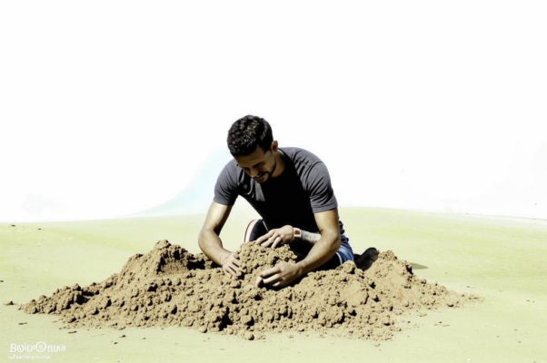 «Я строю на песке, а тот песок...»