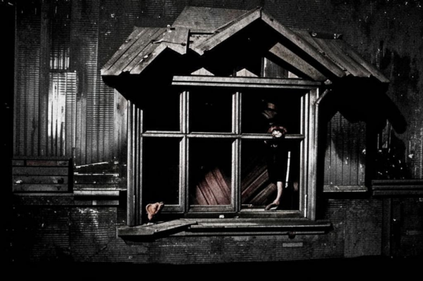 Старый дом («Старый дом, приземистый, деревянный…»)