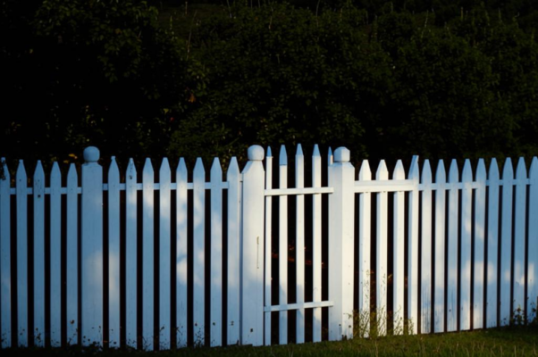 Воскресенье («Ты видишь ― белая ограда…»)