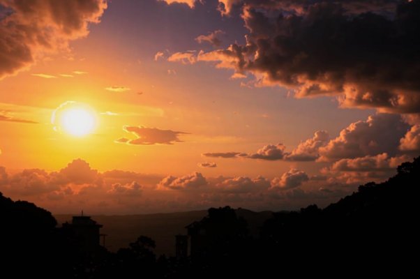 «Солнце в тучу село...»