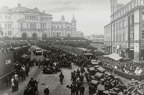 Весёлая песня («Буржуа с румяной харей…»)