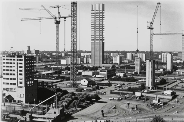 «На новостройках в эти годы...»