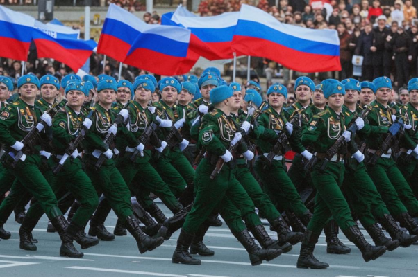 У гроба юноши