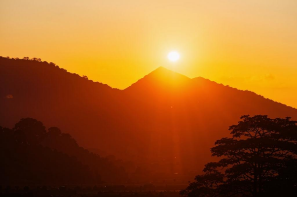 «Солнце, солнце взошло!..»