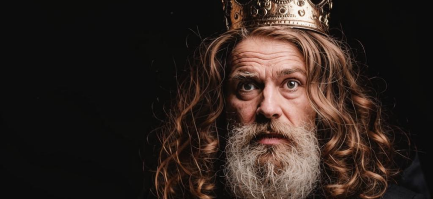 «С бородою седою верховный я жрец...»