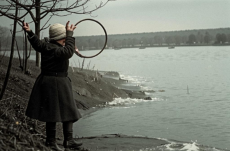 «К озеру вышла. Крут берег...»