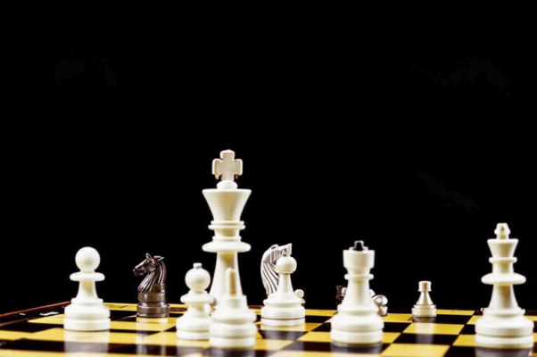 «Длинные пальцы большой руки, —...»