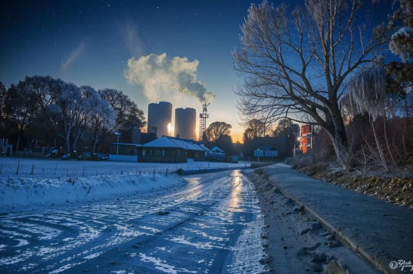 «Зима уходит в ночь, и стужа...»