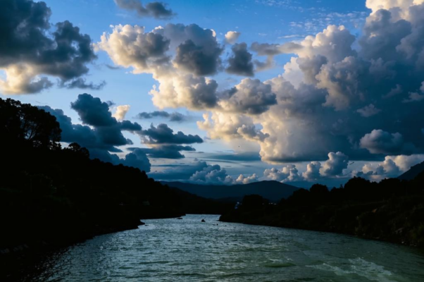 «Вечерней высью голубою...»