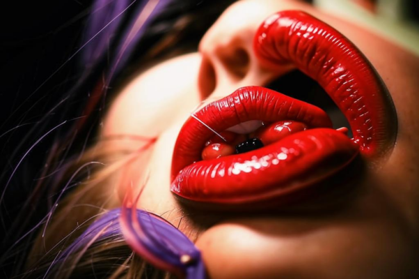 «Губы твои как звон...»