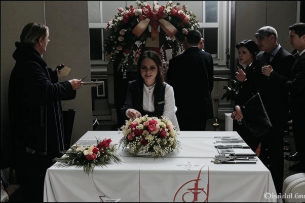 «Задребезжит на лестнице звонок...»