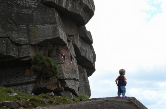 К памятнику Крылова