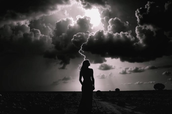 Предчувствие («Слышу ― гремит певуч…»)