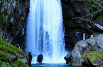 Водопад («Вон там, где вечно по уступа…»)