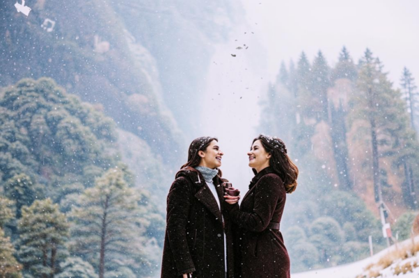 «С неба падает снежок...»